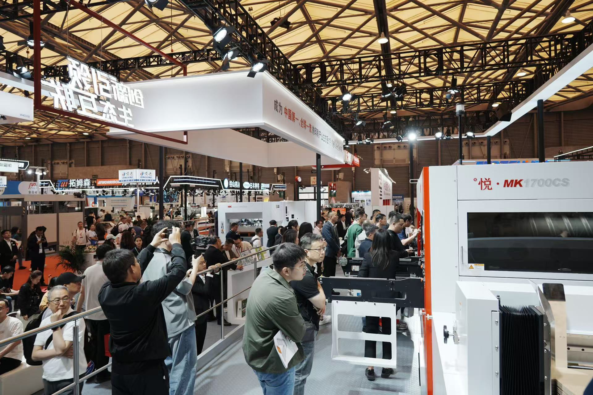 長榮閃耀 WEPACK，大幅面模切機成為全球 “焦點”